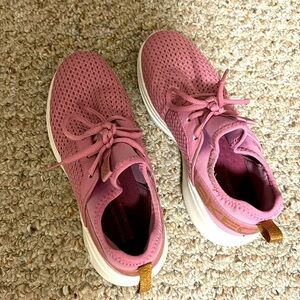 Barely worn sketchers sneakers